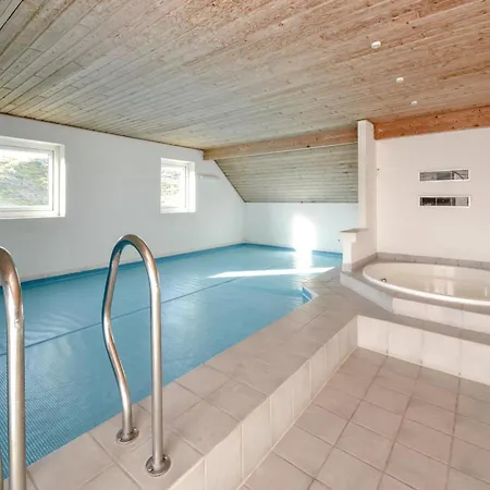 Nyaraló Beautiful In With Sauna *